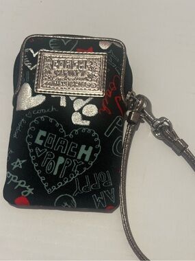 Coach Poppy Black Heart 🩵 Graffiti Canvas  Wristlet with Metallic Logo
